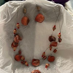 Necklace and earring set!